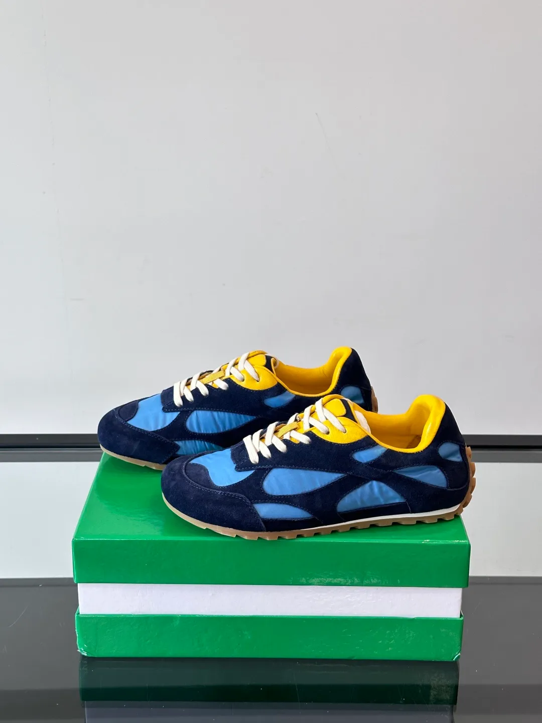 p600 "Bv" new orbit👫 casual sneakers for couples, the retro style of the millennium is so handsome, a super cool fashion item, the most important thing is that it feels incomparably comfortable on the feet, and the design style is also perfect. It will definitely be the one you wear most in daily life, original development, high quality presentation! Size: 35-45 (men’s size 38.45 customized)